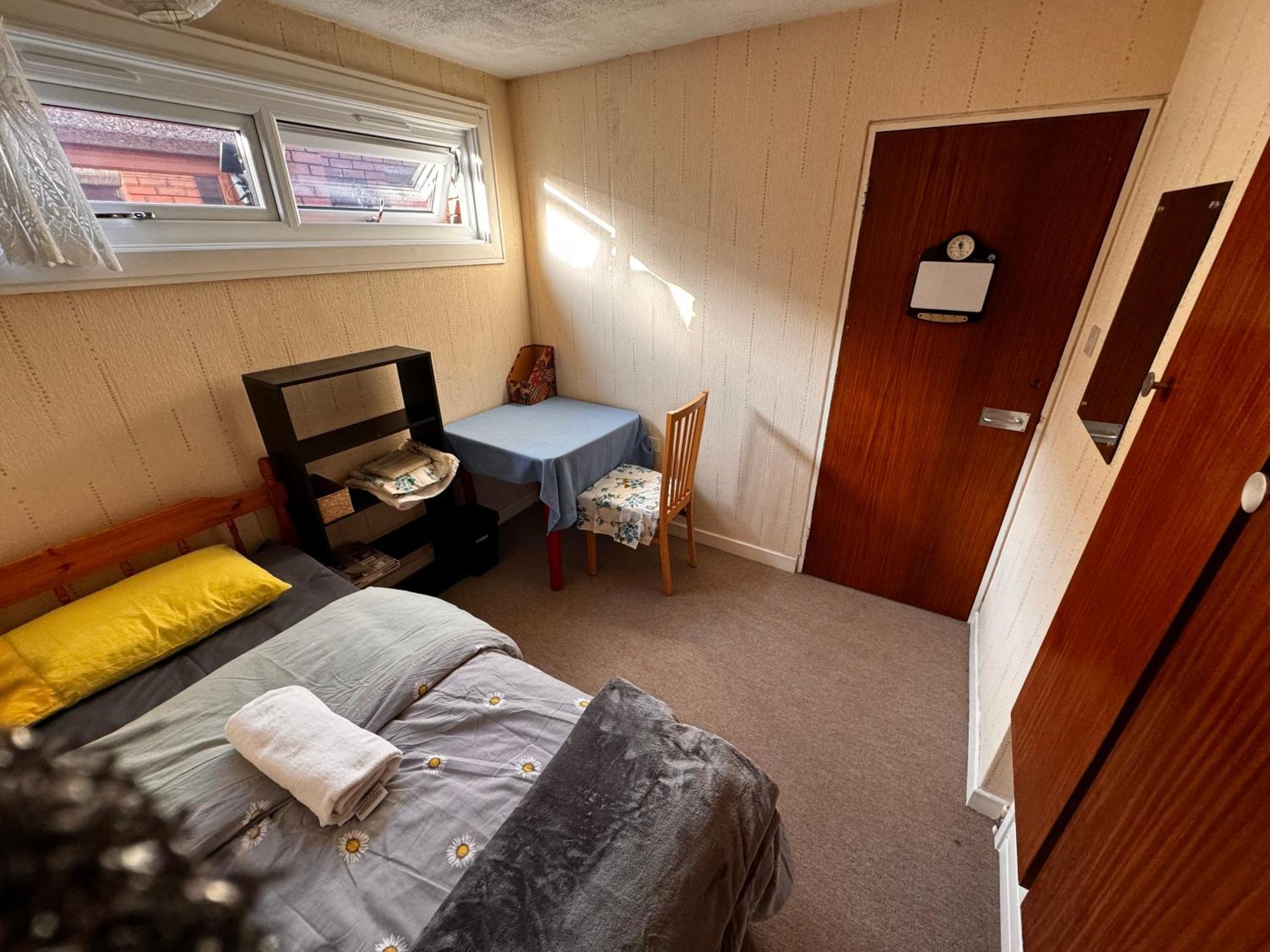 Double Room Best Location Near Shopping Center & Free Parking Coventry Exteriör bild